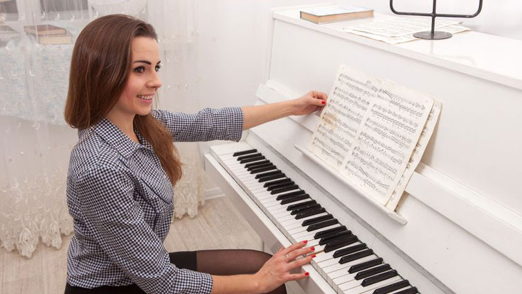 How To Play The Piano